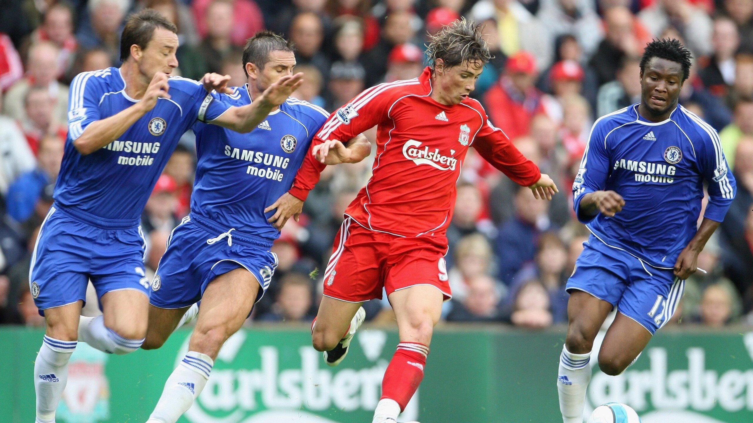 梅西第八次捧起金球奖 刷新历史纪录再创传奇