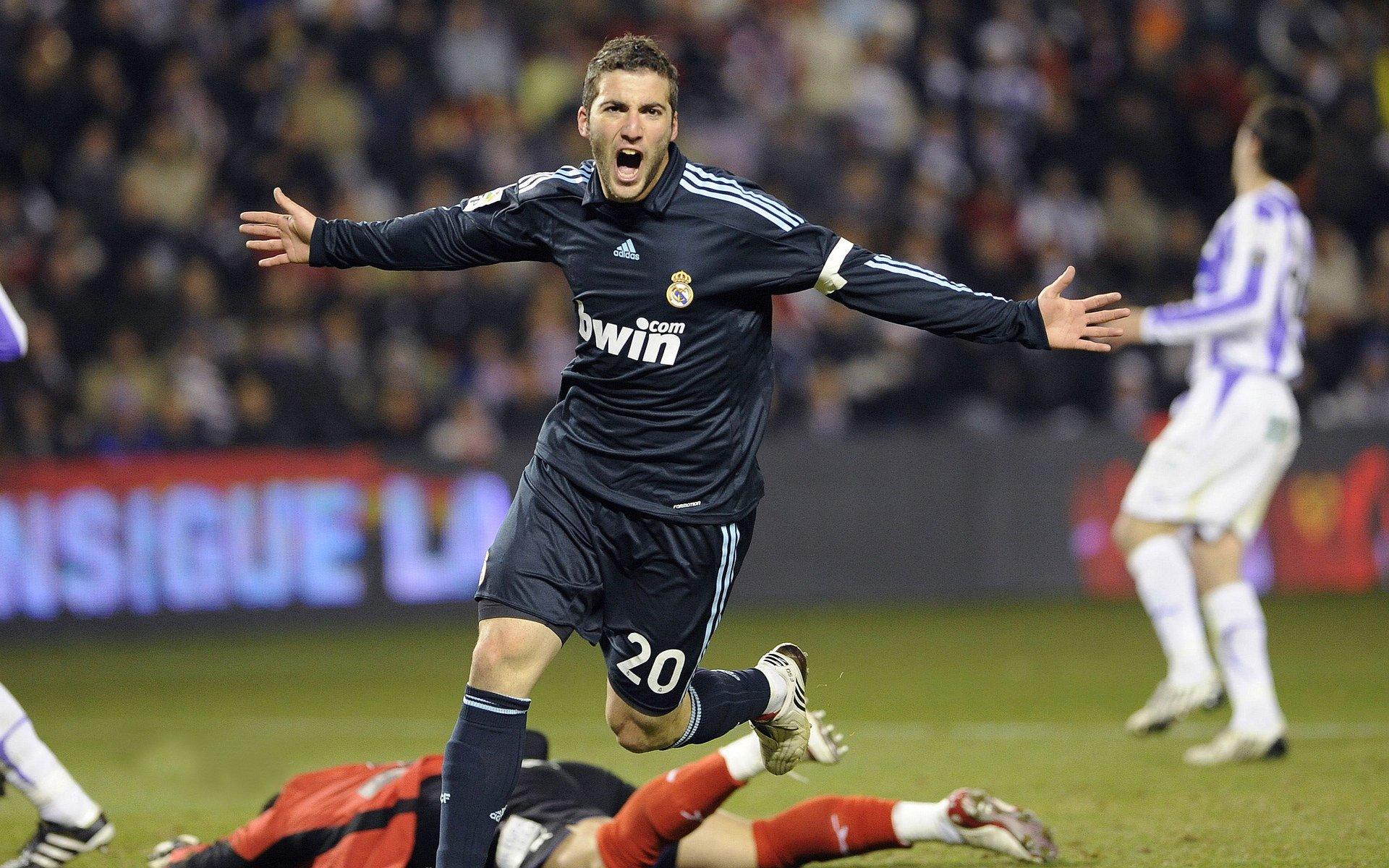 姆巴佩帽子戏法助巴黎圣日耳曼登顶法甲积分榜